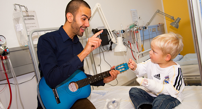 Musikterapi med børn på hospital